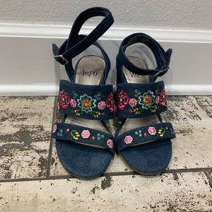 Impo floral jean heeled sandals !